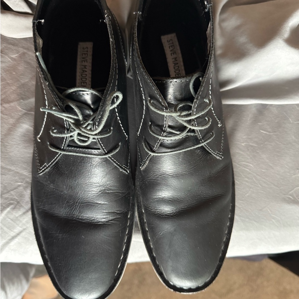 Steve Madden - black chukkka boots, white stitching, men’s size 9 - Picture 8 of 8